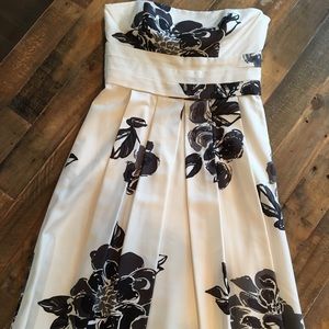 Ann Taylor dress - size 4 - like new